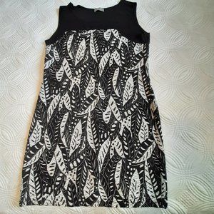 Laura Petite dress. Black and white.  Large.  Shift style  Sleeveless. Sum…